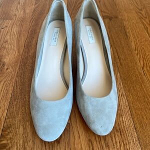 Cole Haan Grand OS Women's Suede Heels - Light Gray. Size 7.5B.